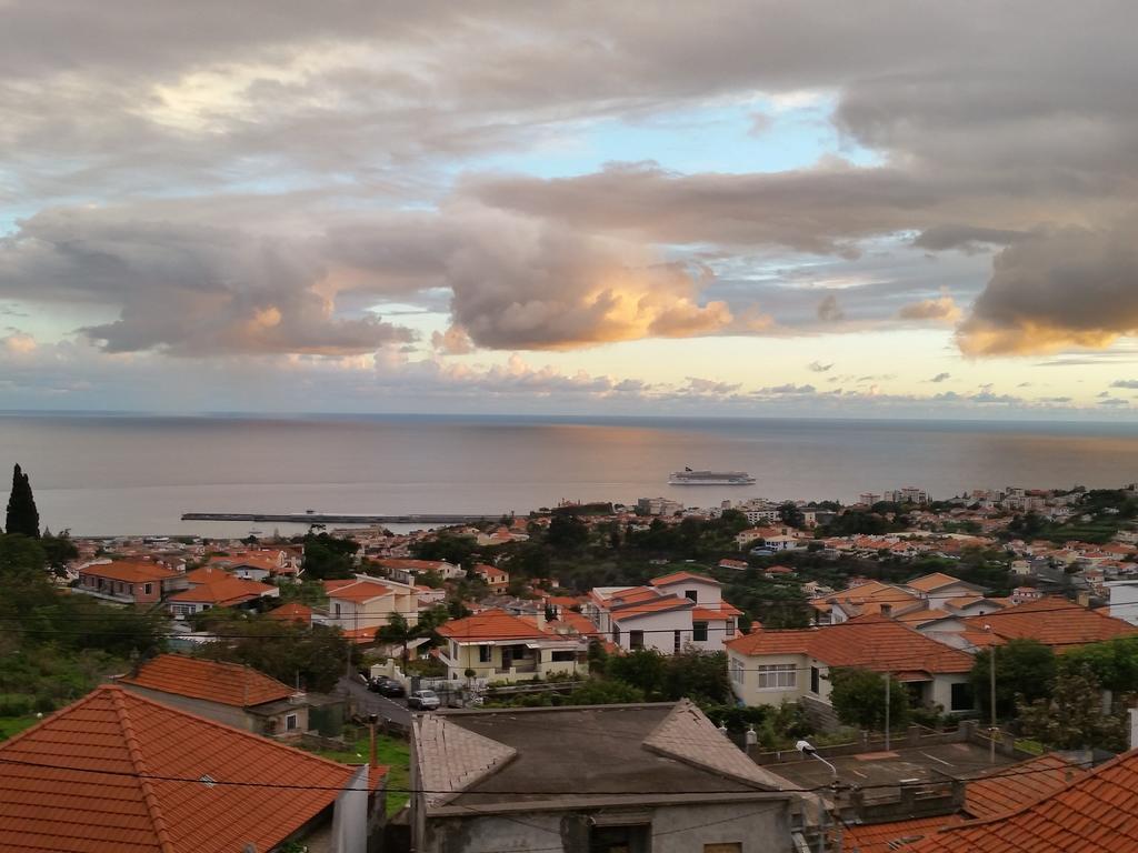Villa Casa De Ferias Dos Marmeleiros Funchal  Zimmer foto